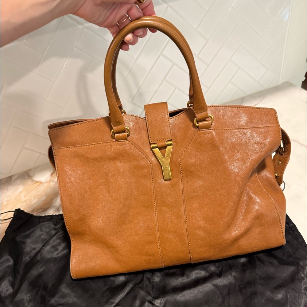 Yves Saint Laurent Brown Leather Medium Cabas Chyc Tote - Picture 2 of 15